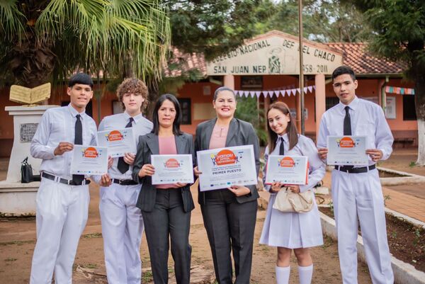 Reconocen a estudiantes por su labor de difusión del Sistema de Protección Social ¡Vamos! - .::Agencia IP::.