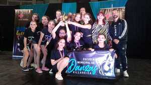 Escuela Municipal de Danza de Villarrica se alzó con varios trofeos en un Concurso Internacional.