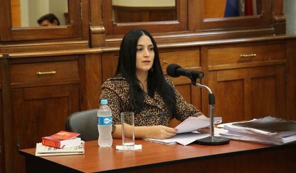 Fiscala afirma no tener relación con sospechas que pesan sobre su marido detenido - Radio Imperio