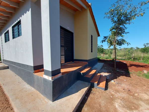 MUVH culminó la construcción 28 nuevas viviendas sociales en Caazapá