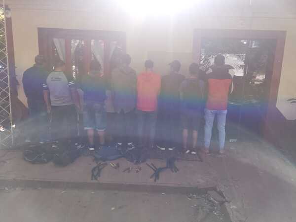 DEMORARON E IDENTIFICARON A GRUPO DE “LIMPIAPARABRISAS” EN ENCARNACIÓN - Itapúa Noticias