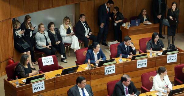 La Nación / Cruzada Nacional monta un espectáculo lastimoso en el Congreso, señala politólogo