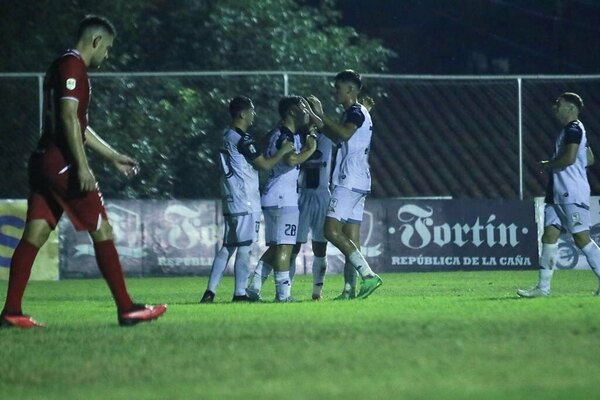 Versus / Tacuary, el primer equipo de la máxima categoría en avanzar en la Copa Paraguay
