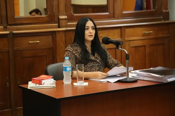 Fiscala Katia Uemura: ''Yo no digo que mi esposo sea inocente, pero tampoco pongo mis manos en el fuego por Él''. - Oasis FM 94.3