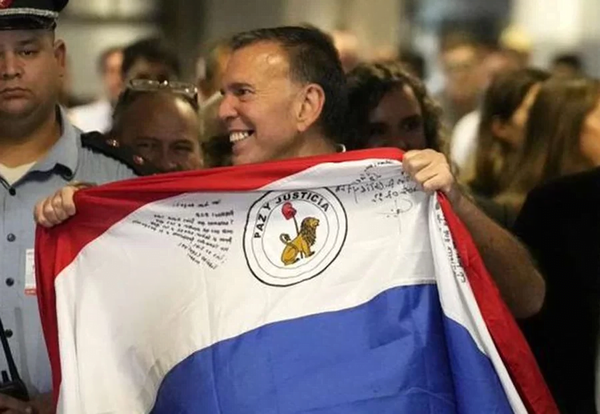 Operaron a Napout el ojo derecho, la próxima semana el izquierdo - Noticiero Paraguay