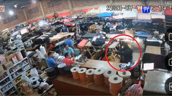 Violento asalto a almacén de suelas en Itauguá - Noticias Paraguay