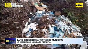 Video: Gancheros cierran vertedero municipal de Encarnación  - ABC Noticias - ABC Color