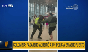 Colombia: Pasajero agredió a un policía en aeropuerto | Telefuturo