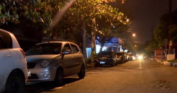 La Nación / Tortoleros roban vehículos estacionados en el hospital de Lambaré