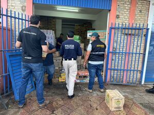 Incautan mercaderías de presunto contrabando en Luque | 1000 Noticias
