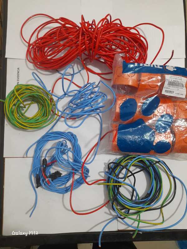 Detienen a 'ladrón de cables'