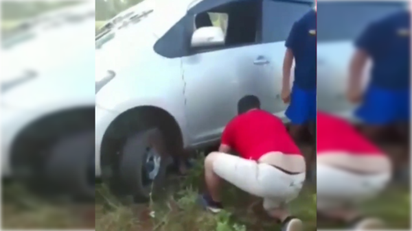 [VIDEO] Conductor de Bolt arrolló y golpeó a presunto delincuente
