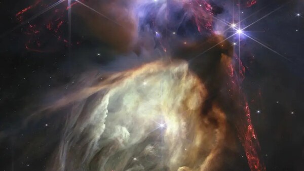 EL WEBB CELEBRA UN AÑO DE CIENCIA CON UN PLANO DEL NACIMIENTO DE ESTRELLAS COMO EL SOL
