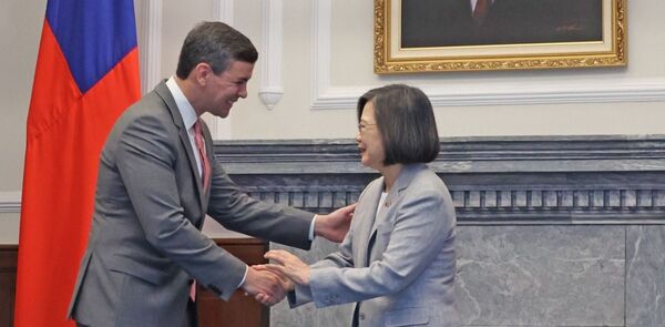 Santiago Pe帽a visita Taiw谩n para marcar ruta de la relaci贸n bilateral en los pr贸ximos cinco a帽os - Revista PLUS