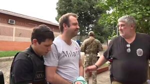 Detenidos en operativo Pavo Real Py ya están en judiciales de la Policía - Policiales - ABC Color