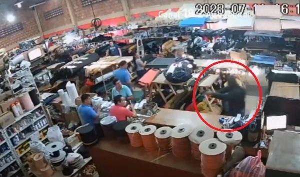 Diario HOY | Violento asalto a local en Itauguá: ladrones entraron disparando y se llevaron dinero