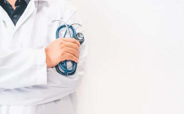 Diputados sanciona “dignificación salarial” para médicos - Política - ABC Color