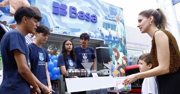 La Nación / Estudiantes de Arambé se lucen con extrusora para fabricar kits de robótica
