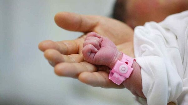Pronóstico reservado para bebés siameses que nacieron en Clínicas