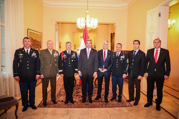 Mandatario recibió al comandante del Mando de Operaciones Especiales de EE.UU - .::Agencia IP::.