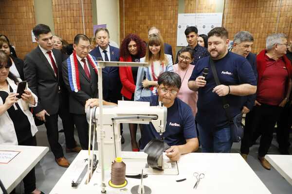 Habilitan primer centro de investigación y desarrollo de la industria del calzado - .::Agencia IP::.