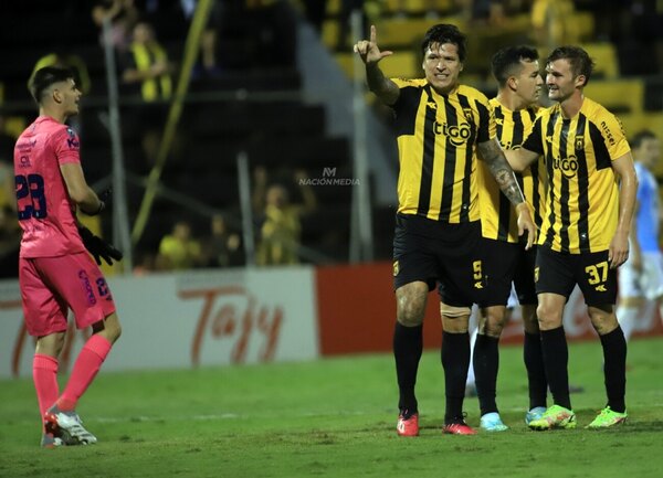Versus / La decisión de Guaraní con respecto a Federico Santander
