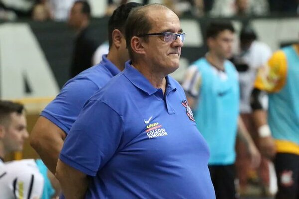 Falleció Fernando Ferretti, ex DT de la Albirroja de futsal FIFA