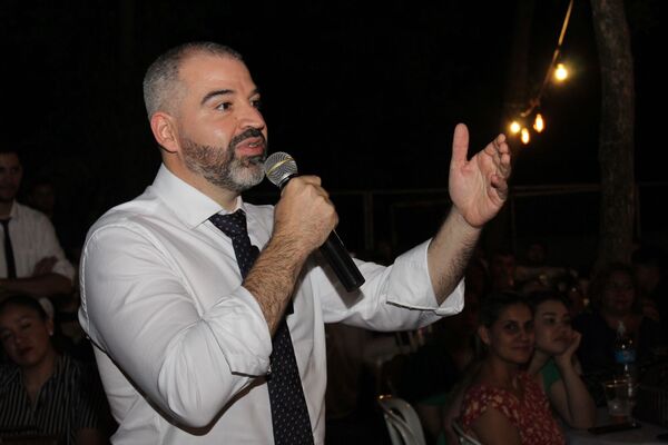Diario HOY | CM: "Compromiso de jóvenes y renovación asegurarán victoria", afirma Enrique Berni