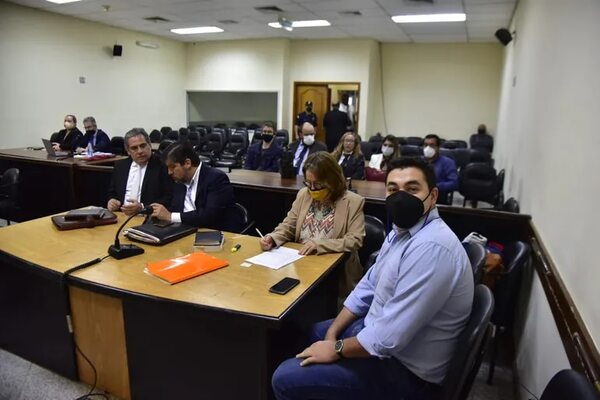 AUDIO: Ordenan la captura de Stiben Patrón y Luis Sánchez por el caso “bombas molotov” - Periodísticamente - ABC Color