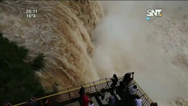 Iguazú: Clausuraron la garganta del Diablo - SNT