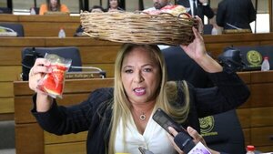 Lanzando chipas, diputada dice que cartistas “fueron a lustrar zapato del patrón”