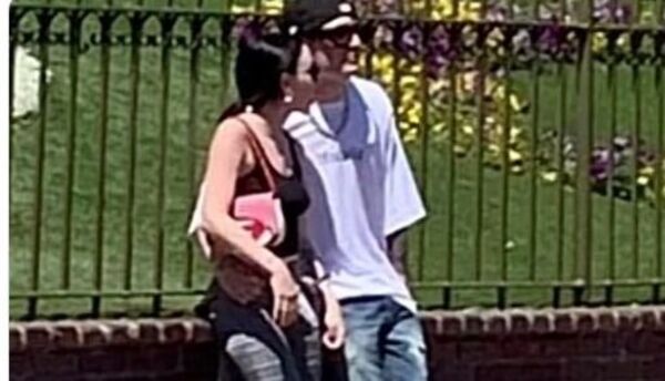 Nicki Nicole y Peso Pluma son captados juntos en Disneyland