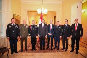 Jefe militar de élite de los EE.UU. visita Paraguay para fortalecer la cooperación - Política - ABC Color