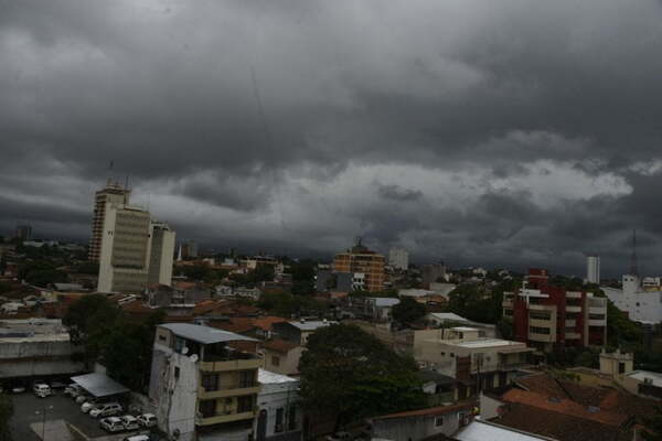 Meteorología anuncia un jueves frío y lloviznas - Noticiero Paraguay