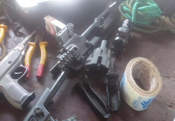 Tras allanamientos incautan artículos tácticos en distrito de Pedro Juan - Oasis FM 94.3