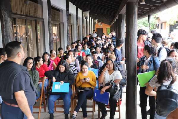 Diario HOY | Altísima convocatoria a feria de empleos en la Expo