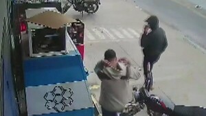 Asaltantes se llevan dinero de minimercados en Fernando de la Mora y Lambaré