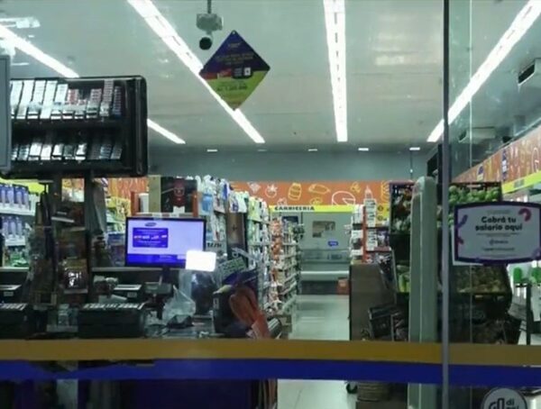Asaltan un minimercado en Fernando de la Mora y se llevan G. 1.500.000 · Radio Monumental 1080 AM