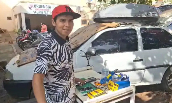 Montó taller de celulares en hospital para cubrir gastos hospitalarios de su hija en Coronel Oviedo - OviedoPress
