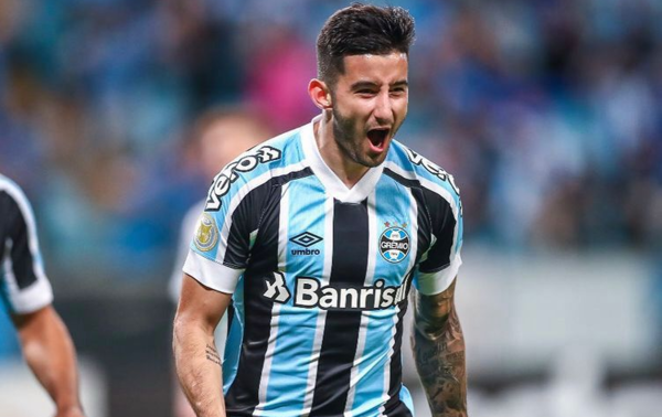 Versus / El curioso apodo que le pusieron a Mathías Villasanti en Gremio