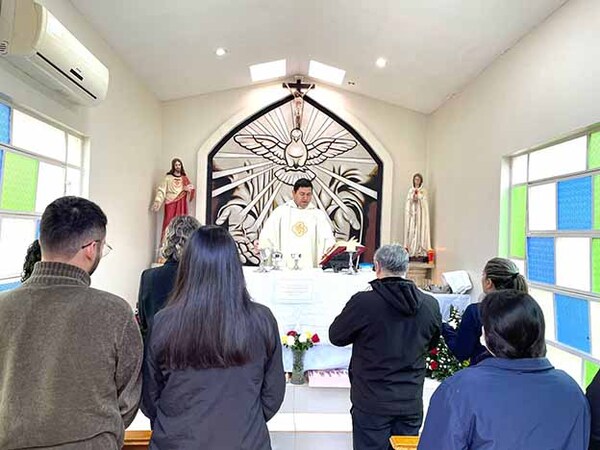 Feligresía católica de la Fundación Tesãi celebra el “Día de la Virgen Rosa Mística” | DIARIO PRIMERA PLANA