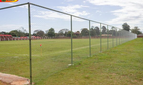 Culmina construcción de valla perimetral en club Mallorquín