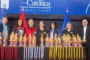 INTERCOLEGIAL DE ENCARNACIÓN CERRÓ FASE DEPORTIVA CON ENTREGA DE TROFEOS