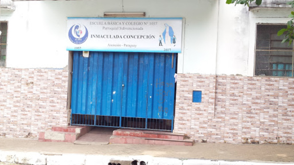 Denuncian que Colegio estaría descontando ilegalmente dinero a madre | 1000 Noticias