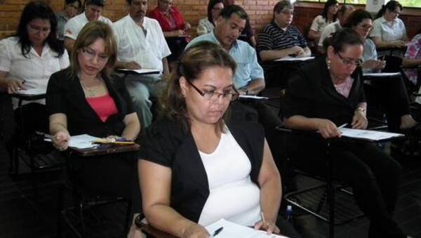 MEC pone a disposición de educadores becas de maestría en España