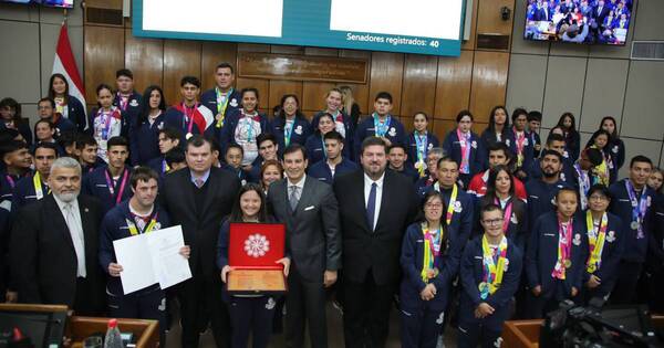La Nación / Olimpiadas especiales: el Senado declara ciudadanos ilustres a atletas paraguayos
