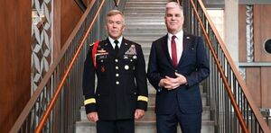 El general Bryan Fenton, jefe del Comando de Operaciones Especiales de EEUU visita Paraguay - Revista PLUS