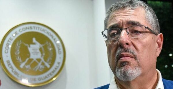 Justicia de Guatemala suspendió el partido político del candidato Bernardo Arévalo tras su paso formal al ballotage