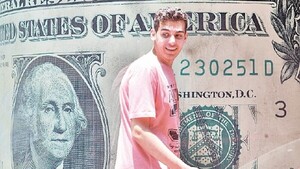 Trepa y alcanza un nuevo récord el dólar en Argentina