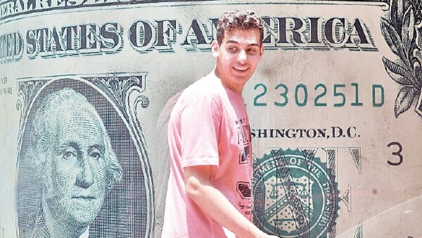 Trepa y alcanza un nuevo récord el dólar en Argentina